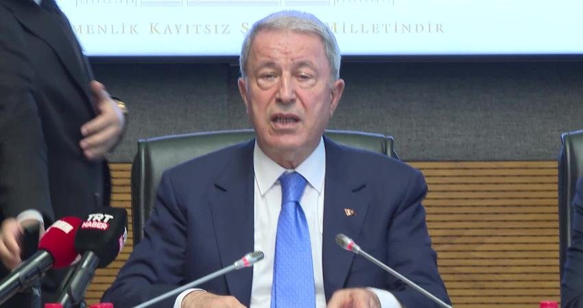 Hulisi Akar’dan CHP’li Başarır’ın “Maça mı gidiyorsunuz” sorusuna yanıt: “Hayır, ABD’de muhataplarımızla görüşeceğiz” TBMM Milli Savunma Komisyonu Başkanı Hulusi Akar, Milli Savunma Komisyonu'nun ABD