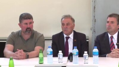 İBB Başkanvekili Nuri Aslan, Çatalca’da çiçek üreticileriyle biraraya geldi. İstanbul'a