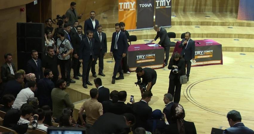 Türkiye Gençlik Vakfı'nın programında konuşan İçişleri Bakanı Mustafa Çiftçi, "Filistin'e