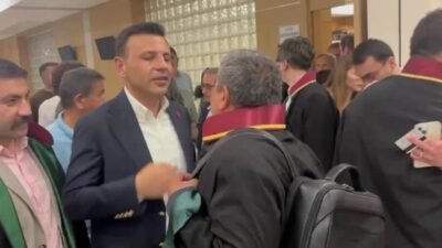 2023 yılında bir törende eski Tuzla Belediye Başkanı Şadi Yazıcı'ya