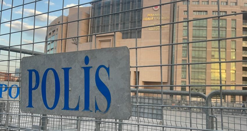 İstanbul'un 4 ilçesinde ikisi yasa dışı mescit olmak üzere 43