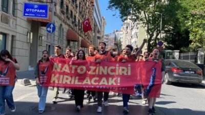 İstanbul'daki NATO Parlamenter Zirvesi'ni protesto ettiği için gözaltına alınan 89