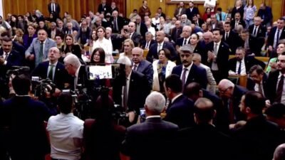 İYİ Parti Genel Başkanı Müsavat Dervişoğlu, "CHP’ye cebren, kapılar kırılarak