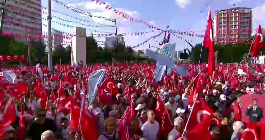 İYİ Parti Genel Başkanı Müsavat Dervişoğlu, "Siyasi ikballeri için devletin