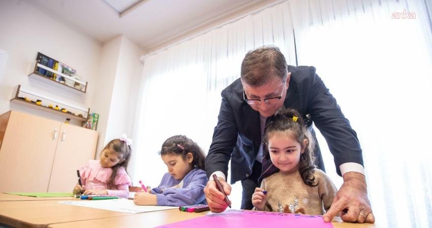 İzmir Büyükşehir Belediyesi’nin teknoloji ve sosyal belediyecilik alanlarında hayata geçirdiği