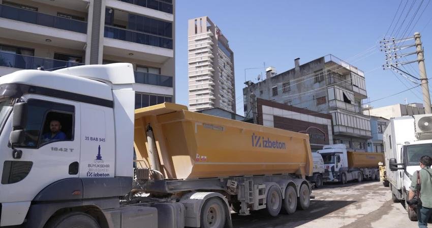 İzmir Büyükşehir ile Bornova Belediyeleri’nden eş zamanlı çalışma: Çamdibi’nin yolları yenileniyor İzmir Büyükşehir Belediyesi ile Bornova Belediyesi, Çamdibi’nde eş zamanlı yol