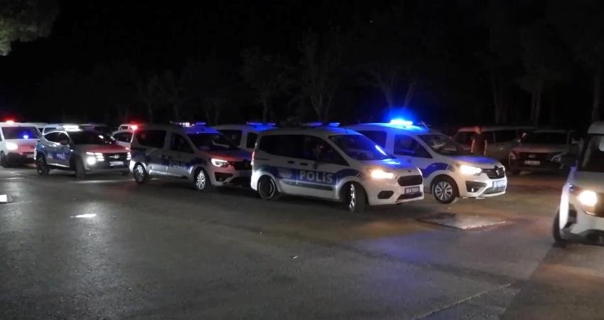 İçişleri Bakanlığı, İzmir merkezli 12 ilde FETÖ'ye yönelik düzenlenen eş