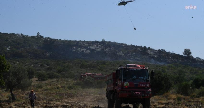 İzmir’in Urla ilçesine bağlı Balıklıova Mahallesi’nde çıkan orman yangınına İzmir
