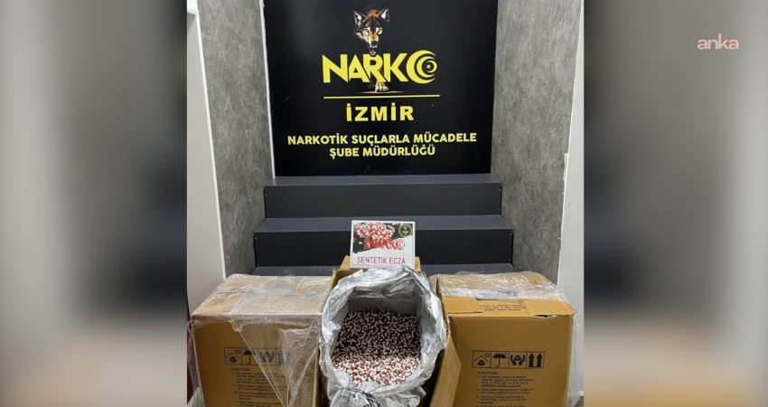 İzmir'in Buca ilçesinde narkotik operasyonunda polis, 300 bin adet sentetik