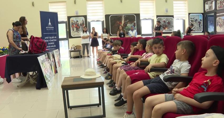 İzmir Büyükşehir Belediyesi, afetlere dirençli bir toplum hedefiyle okul öncesi