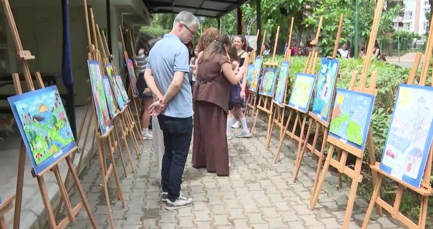 İzmir Büyükşehir Belediyesi’nin düzenlediği "6. Rüzgar ve Güneş Temiz Enerjiyle