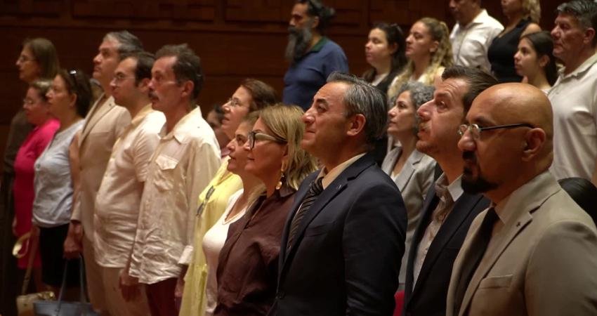 İzmir Büyükşehir Belediyesi’nin yürüttüğü proje kapsamında sekiz okulda eğitim alan