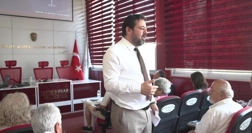 İzmir’de Yurttaş Meclisi dönemi başladı İzmir Büyükşehir Belediyesi’nin katılımcı demokrasi anlayışıyla hayata geçirdiği Yurttaş Meclisleri’nde