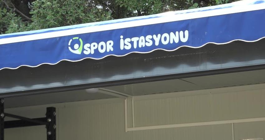 İzmir Büyükşehir Belediyesi’nin vatandaşlara açık havada ücretsiz spor yapma imkanı