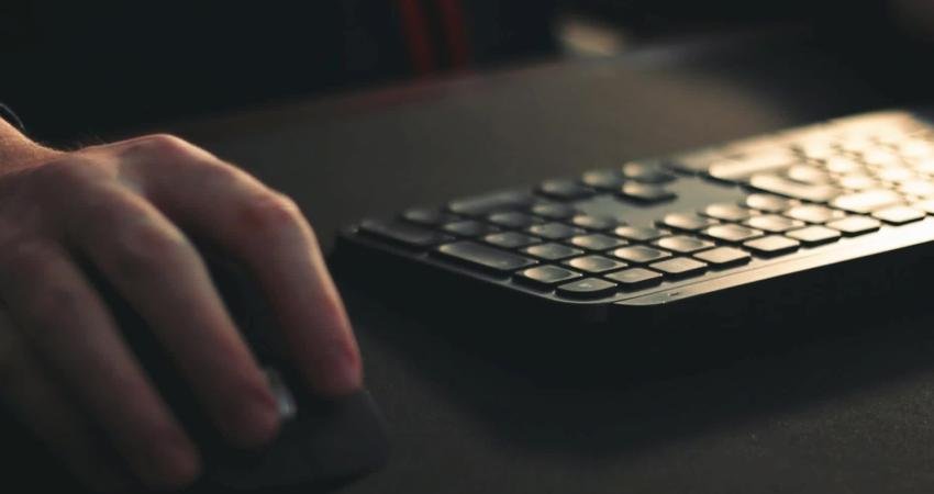 Jandarma Genel Komutanlığı: Diyarbakır’da öldürülen öğretmenin faili Almanya’da yakalanarak Türkiye’ye getirildi Jandarma Suç Araştırma Timi (JASAT), Diyarbakır’ın Çermik ilçesinde görev yapan öğretmen