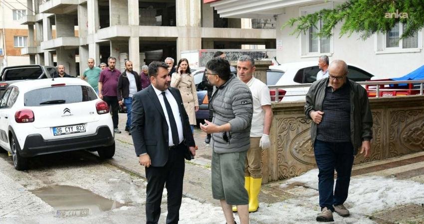 Kahramankazan Belediyesi ve ABB ekipleri, ilçede etkili olan yoğun sağanak