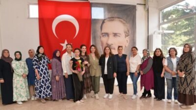 Kahramankazan Belediyesi, Kadınlar Lokali’nde "Yüzünüzdeki Doğal Gücü Keşfedin" semineri düzenledi.
