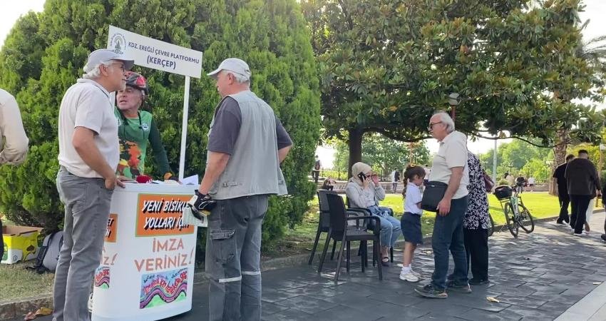 Karadeniz Ereğli’de Çevre Haftası etkinliği… Bisiklet yollarının yaygınlaştırılması için imza kampanyası Zonguldak'ın Karadeniz Ereğli ilçesinde Dünya Çevre Haftası dolayısıyla yapılan etkinlikte,