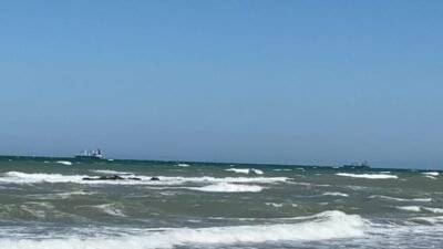 Zonguldak'ın Karadeniz Ereğli ilçesinde, olumsuz hava ve deniz şartları nedeniyle