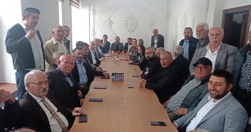 CHP Kars İl Başkanı Onur Uludaşdemir, "38. Olağan Kurultay delegeleriyle