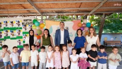 Kartal Belediyesi’ne bağlı 14 kreşte eğitimlerini başarıyla tamamlayan minik öğrenciler