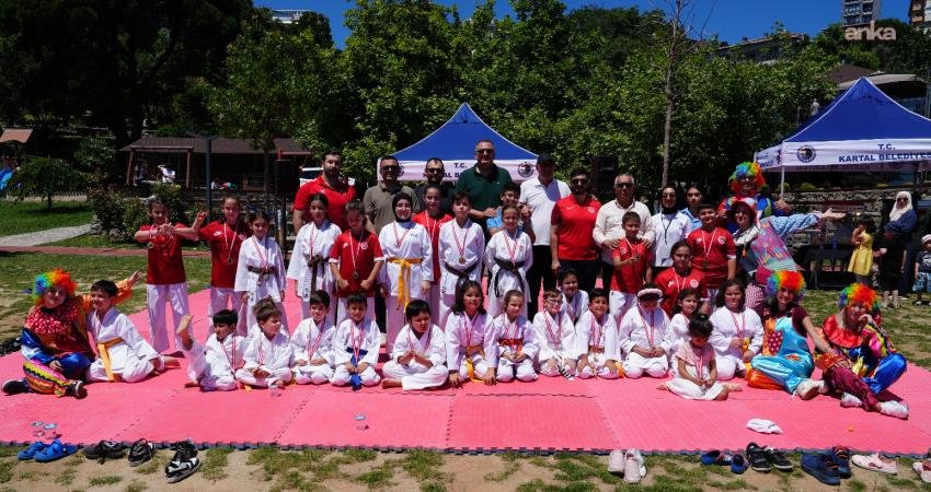 Kartal Belediyesi, Babalar Günü dolayısıyla gerçekleştirdiği "Baba-Çocuk Şenliği" ile babalar
