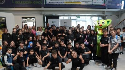 Kartal Belediyesi’nin Dünya Çevre Günü kapsamında düzenlediği festivalde öğrenciler çevre