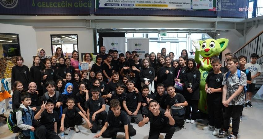Kartal Belediyesi’nin Dünya Çevre Günü kapsamında düzenlediği festivalde öğrenciler çevre