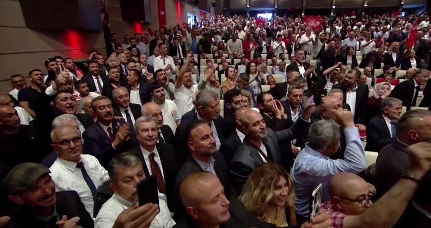 CHP Genel Başkanı Kemal Kılıçdaroğlu, CHP kurultayının toplanması yönündeki çağrılara,