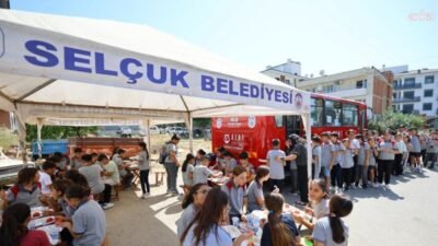 Efes Selçuk Belediyesi’nin kentteki öğrencilere uygun fiyatlı yemek sunmak amacıyla