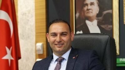 Kilis Belediye Başkanı Hakan Bilecen, CHP'den istifa ettiğini, belediye başkanlığı