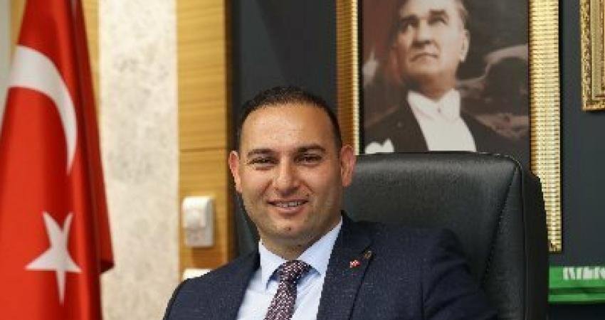 Kilis Belediye Başkanı Hakan Bilecen, CHP'den istifa ettiğini, belediye başkanlığı