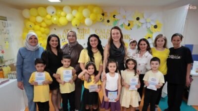 Konak Belediyesi Zeytinlik Mutlu Çocuklar Oyun Evi’nde, ilk kez karne