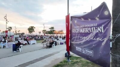 Konak Belediyesi’nin Gece Kermesi, Karantina Meydanı’nda başladı. Yaz boyu her