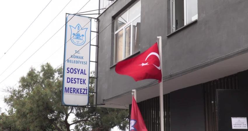 Konak Belediyesi’nin dayanışmayı büyüten hizmeti Giysi Market, evlenecek çiftler için