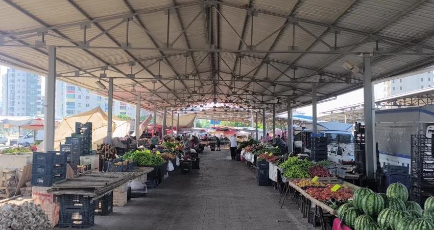 Adana'nın Kozan ilçesindeki semt pazarında yumurta satan Yaşar Sarıboğa, tanesi