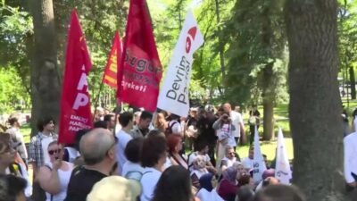 Kurtuluş Parkı'nda basın açıklaması yapmak isteyen özel okul öğretmenleri, polisin
