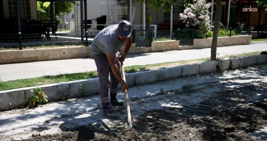 Kuşadası Belediyesi Fen İşleri Müdürlü ekipleri, yoğun yağışlardan kaynaklı yaşanabilecek