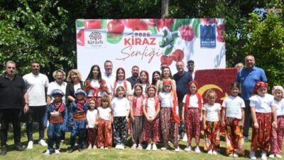 Kuşadası Belediyesi'nin katkılarıyla Kirazlı Mahallesi’nde düzenlenen "Kiraz Şenliği" başladı. Gün