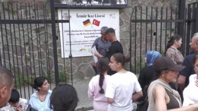 Liselere Geçiş Sistemi (LGS) kapsamındaki merkezi sınav için öğrenciler sabahın