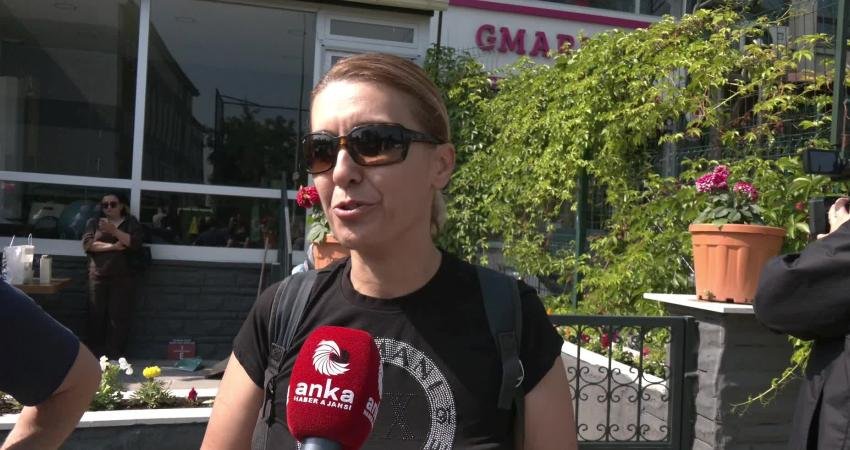 LGS kapsamında merkezi sınavı öncesinde okul kapılarında öğrenciler kadar veliler