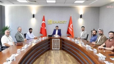 Saadet Partisi Genel Başkanı Mahmut Arıkan, Filistin Destekçileri Platformu üyeleri
