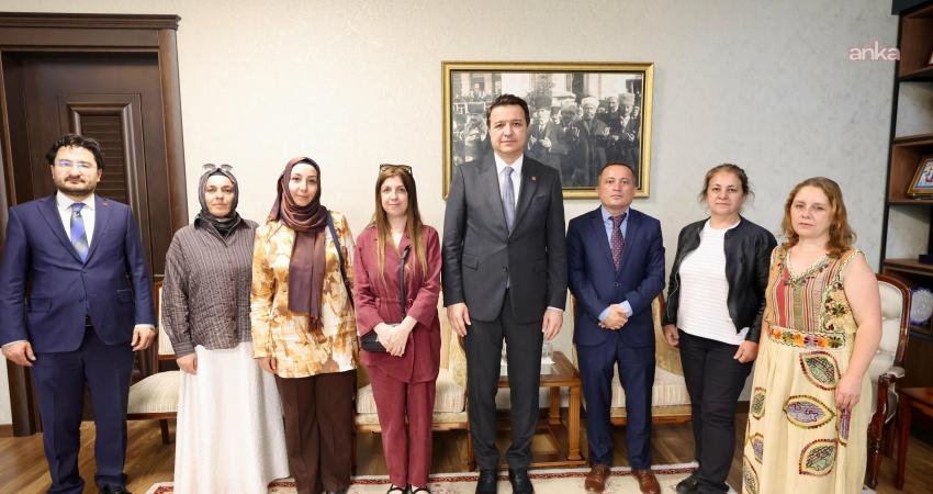 Saadet Partisi Genel Başkanı Mahmut Arıkan, Ücretli Öğretmenler Dayanışma Derneği