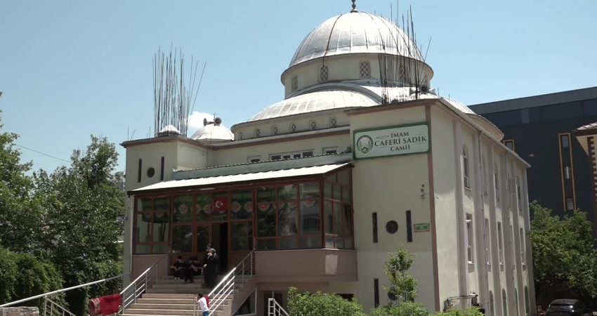 Hz. Hüseyin ve 72 yareninin Kerbela’da şehit edilişlerinin Hicrî 1387’nci