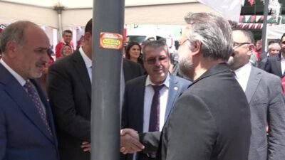 Türk Kızılay’ın kan bağışı kapsamında "Kahramanım Sensin" kampanyasına destek veren