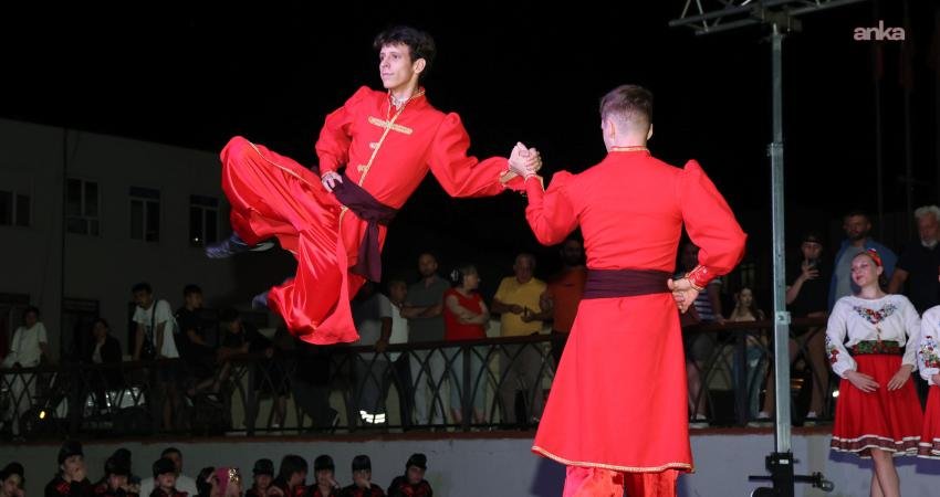 Manavgat Belediyesi tarafından düzenlenen 12. Uluslararası Halk Dansları Festivali, Cumhuriyet