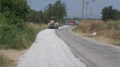 Manisa Büyükşehir Belediyesi, il genelinde sürdürdüğü yol yapım ve bakım