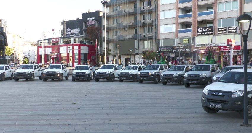 Manisa Büyükşehir Belediyesi, il genelinde haşere ve vektörlere karşı yürüttüğü