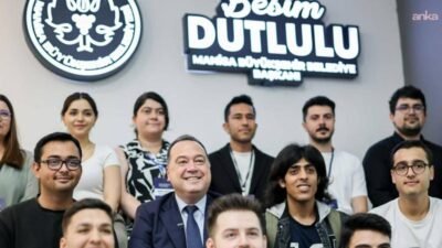Manisa Büyükşehir Belediye Başkanı Besim Dutlulu, gençlerin teknoloji alanında kendilerini