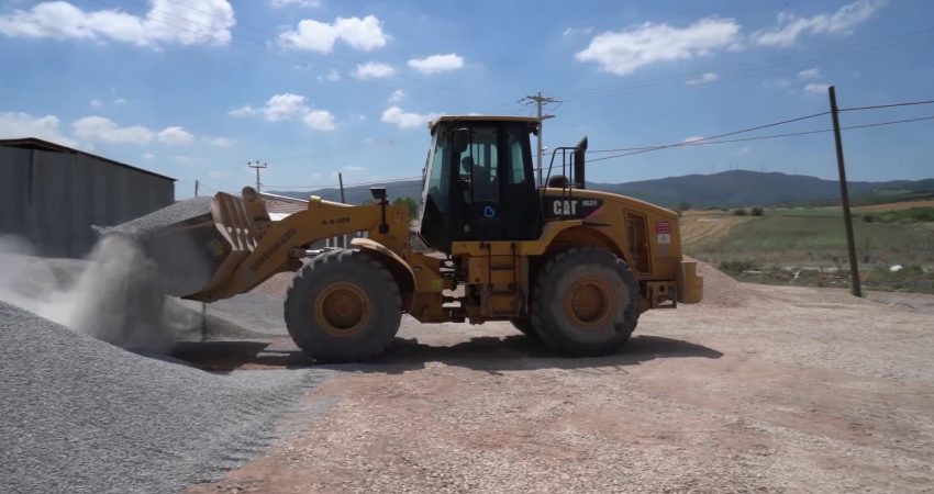 Balıkesir Büyükşehir Belediyesi, yol yapım, bakım ve onarım çalışmaları kapsamında